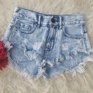 Bullhead Hi-rise shorts